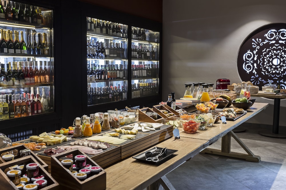 Catalonia Royal Ses Estaques - Adults Only — Restaurant & bars in Santa Eulalia, Balearic Islands