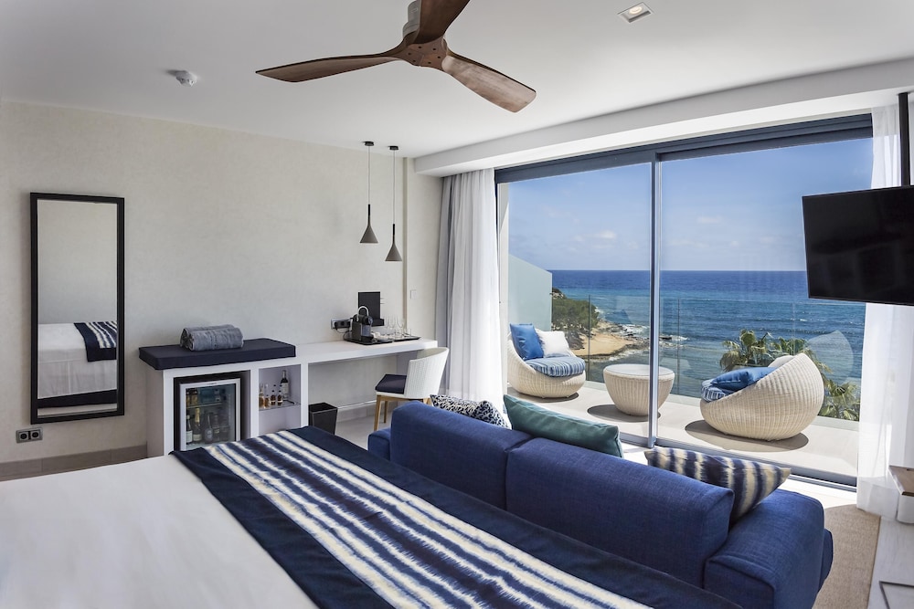 Catalonia Royal Ses Estaques - Adults Only — Hotel rooms in Santa Eulalia, Balearic Islands