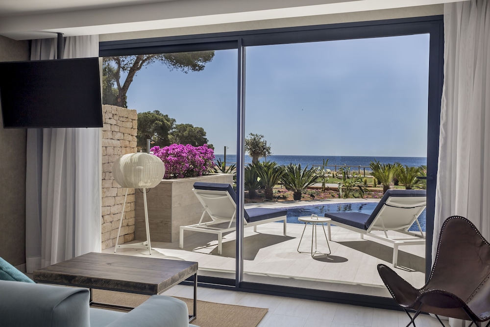 Catalonia Royal Ses Estaques - Adults Only — Hotel rooms in Santa Eulalia, Balearic Islands