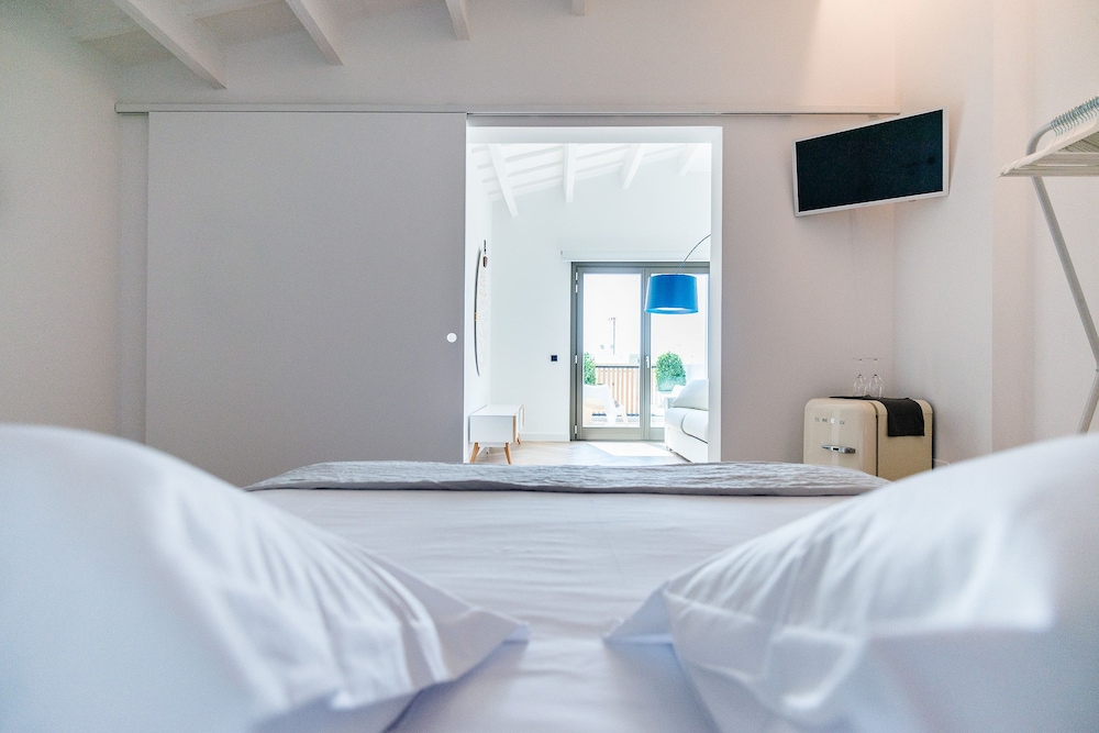 Sodium Hotel Boutique — Hotel rooms in Ciutadella de Menorca, Balearic Islands