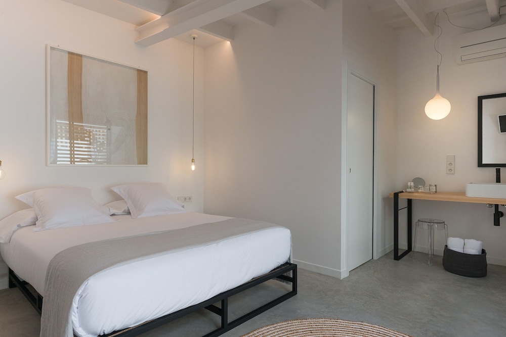 Sodium Hotel Boutique — Hotel rooms in Ciutadella de Menorca, Balearic Islands
