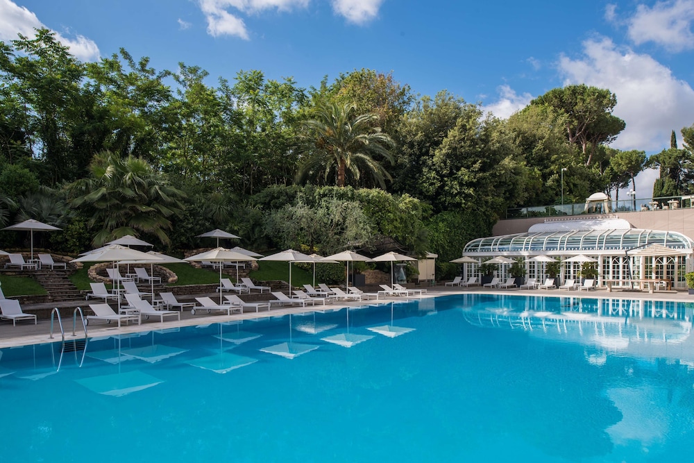 Rome Cavalieri, A Waldorf Astoria Hotel — Swimming pool in Rome, Lazio