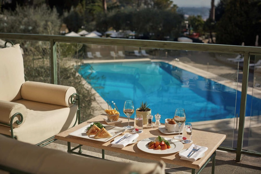 Rome Cavalieri, A Waldorf Astoria Hotel — Restaurant & bars in Rome, Lazio