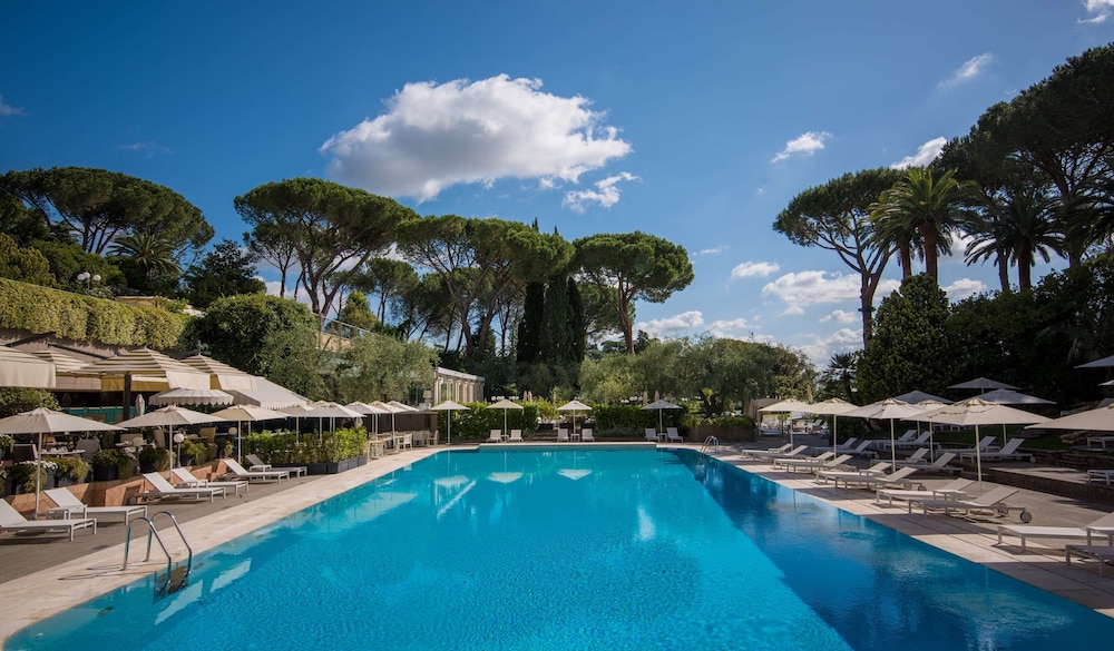 Rome Cavalieri, A Waldorf Astoria Hotel — Swimming pool in Rome, Lazio