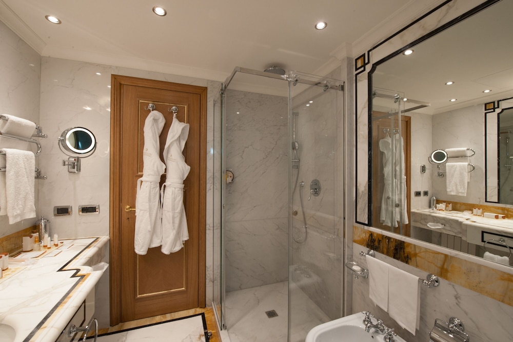 Rome Cavalieri, A Waldorf Astoria Hotel — Hotel rooms in Rome, Lazio