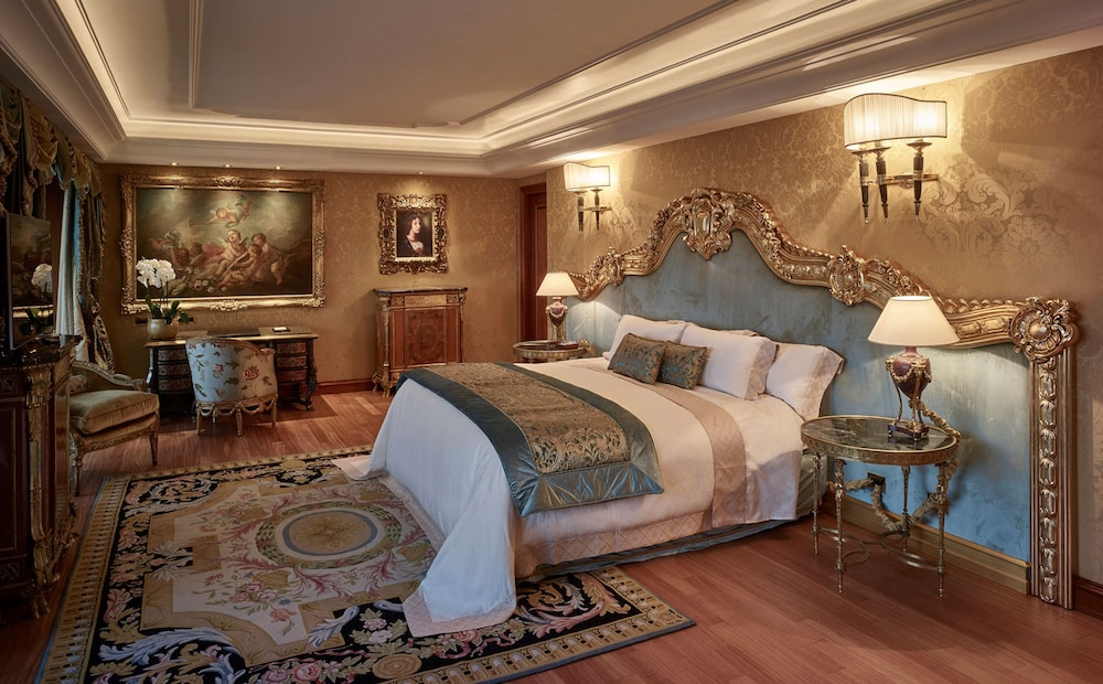 Rome Cavalieri, A Waldorf Astoria Hotel — Hotel rooms in Rome, Lazio