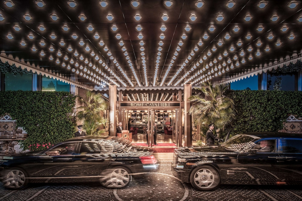 Rome Cavalieri, A Waldorf Astoria Hotel — Hotel building in Rome, Lazio