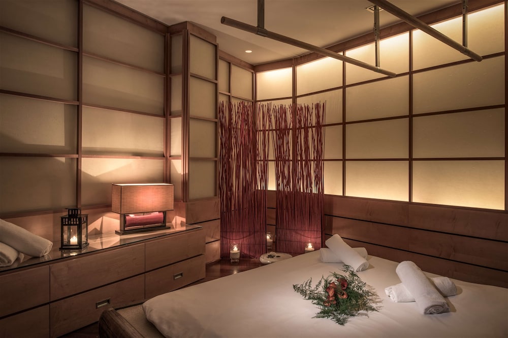 Rome Cavalieri, A Waldorf Astoria Hotel — Hotel rooms in Rome, Lazio