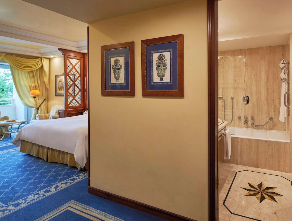 Rome Cavalieri, A Waldorf Astoria Hotel — Hotel rooms in Rome, Lazio