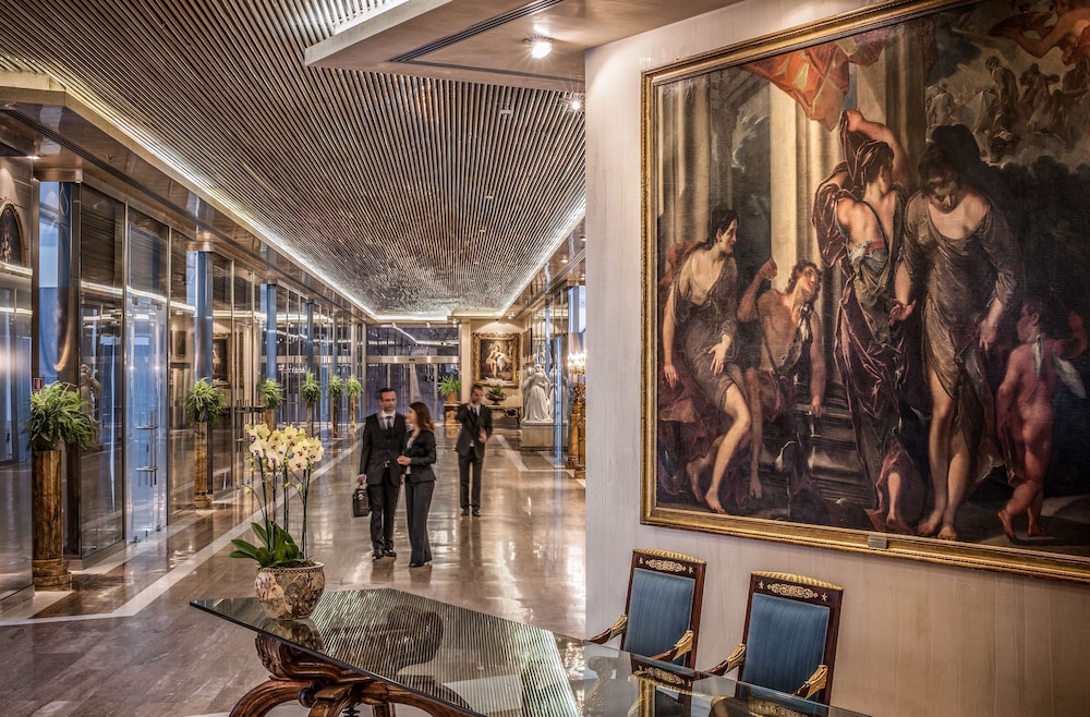 Rome Cavalieri, A Waldorf Astoria Hotel — Hotel building in Rome, Lazio