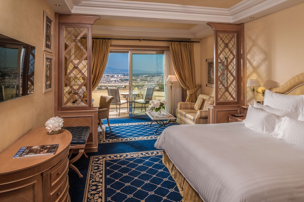 Rome Cavalieri, A Waldorf Astoria Hotel — Hotel rooms in Rome, Lazio