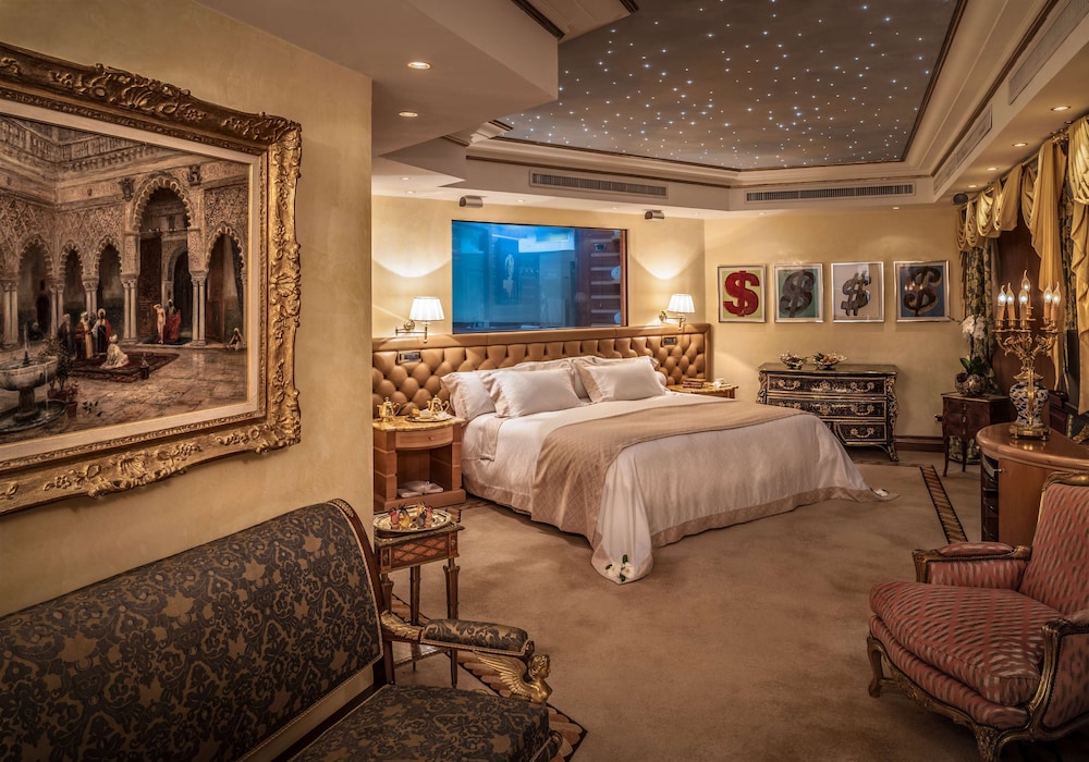 Rome Cavalieri, A Waldorf Astoria Hotel — Hotel rooms in Rome, Lazio
