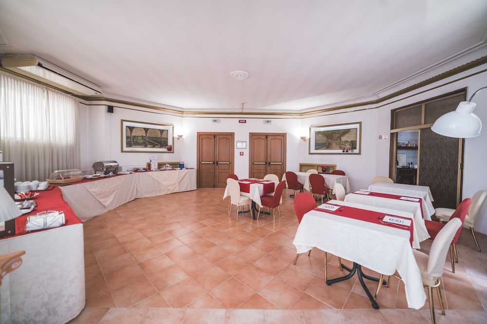 Hotel San Giusto — Restaurant & bars in Rome, Lazio