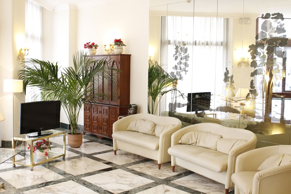 Hotel San Giusto — Hotel rooms in Rome, Lazio