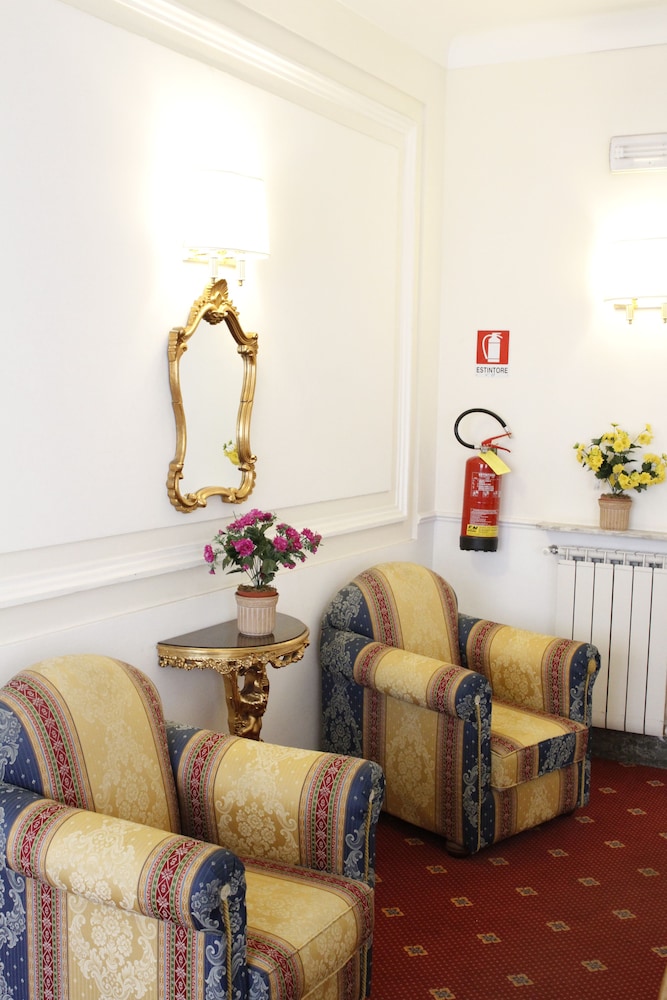 Hotel San Giusto — Hotel building in Rome, Lazio