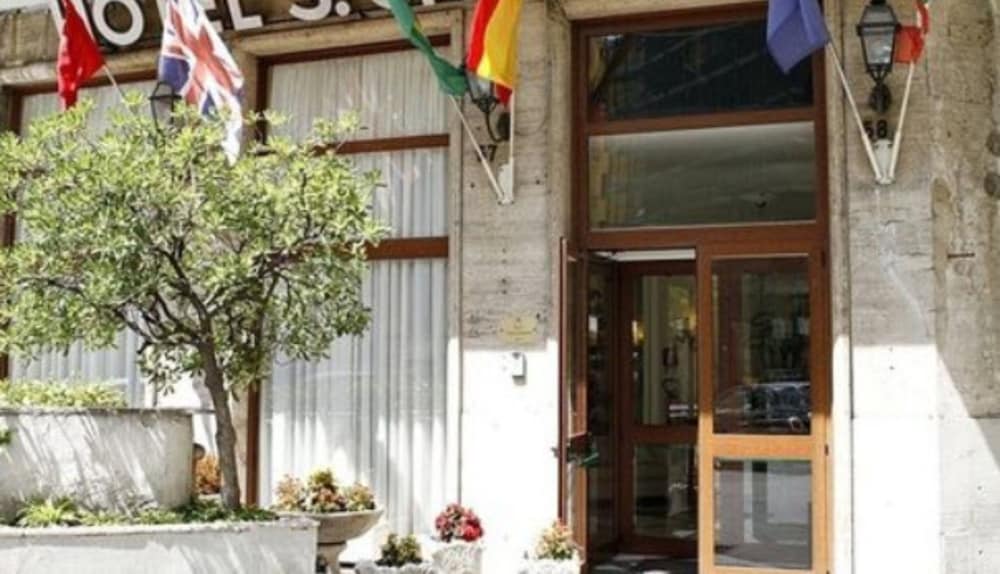Hotel San Giusto — Hotel building in Rome, Lazio