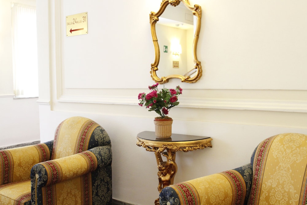 Hotel San Giusto — Hotel building in Rome, Lazio