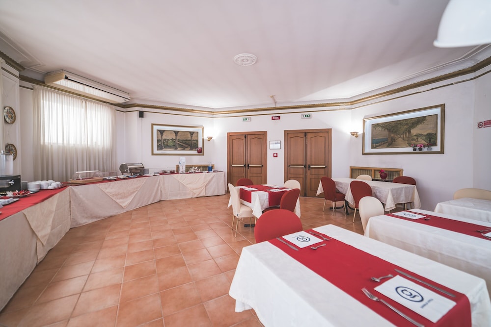Hotel San Giusto — Restaurant & bars in Rome, Lazio