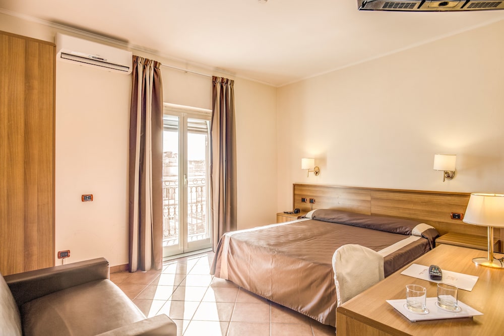 Hotel San Marco — Hotel rooms in Rome, Lazio