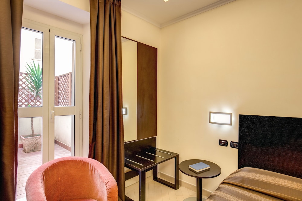 Hotel San Marco — Hotel rooms in Rome, Lazio