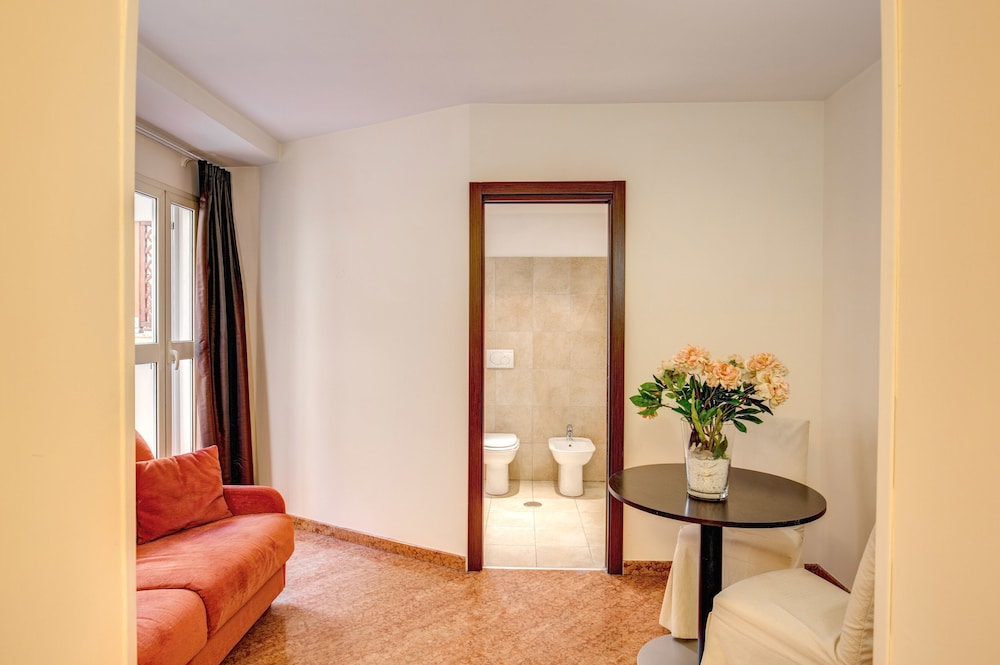 Hotel San Marco — Hotel rooms in Rome, Lazio