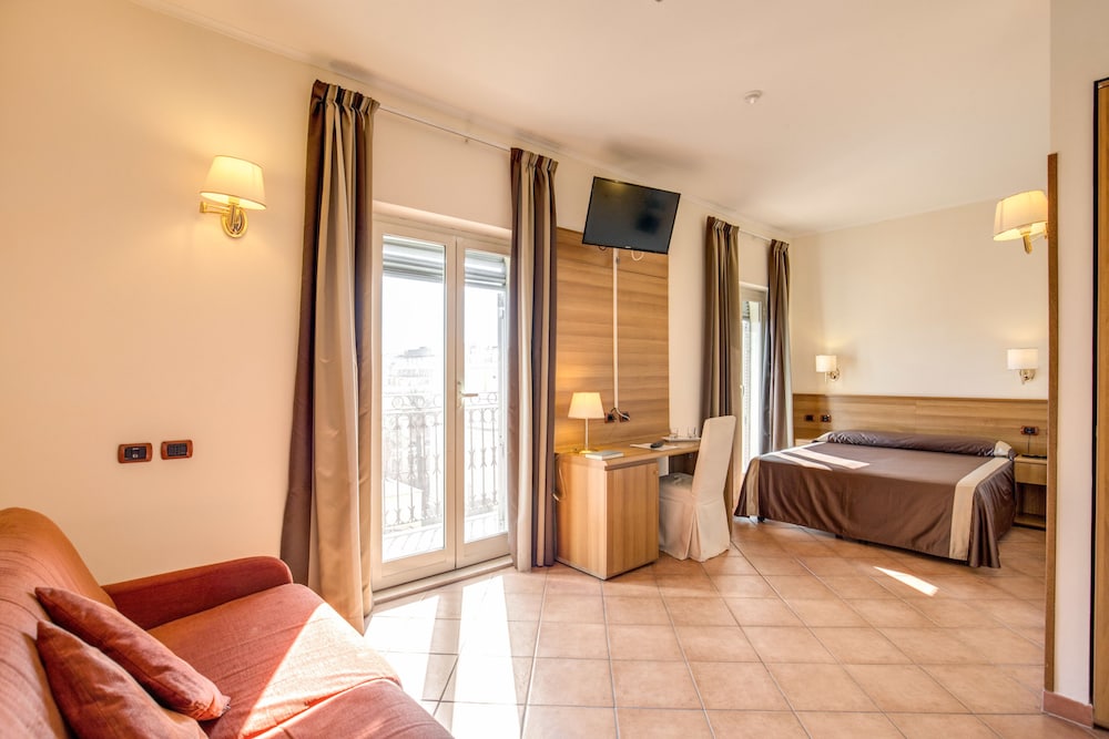 Hotel San Marco — Hotel rooms in Rome, Lazio