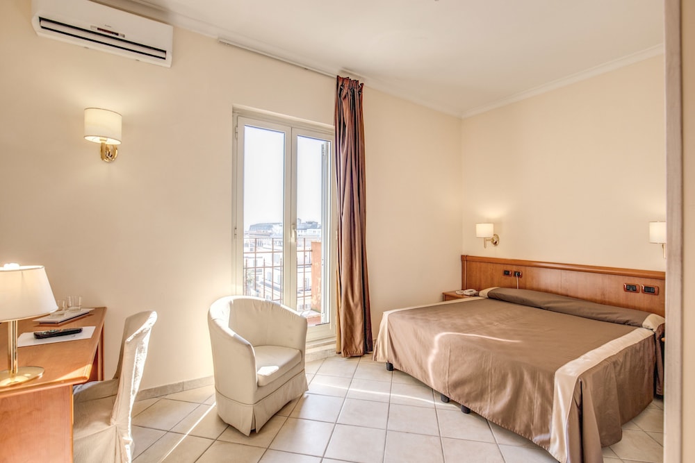 Hotel San Marco — Hotel rooms in Rome, Lazio
