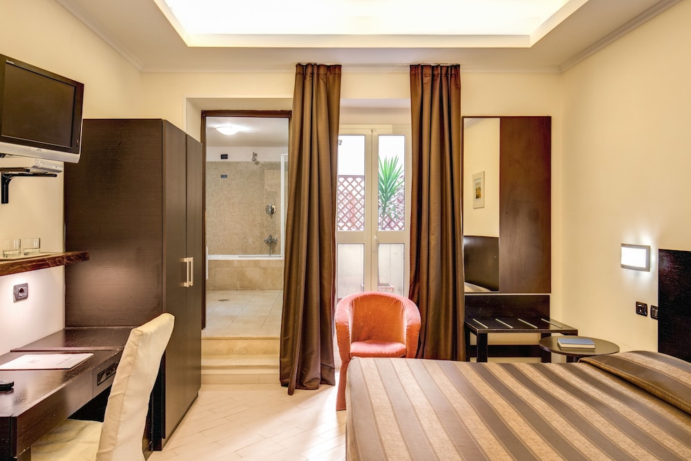 Hotel San Marco — Hotel rooms in Rome, Lazio
