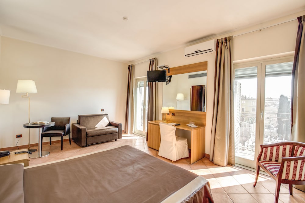 Hotel San Marco — Hotel rooms in Rome, Lazio