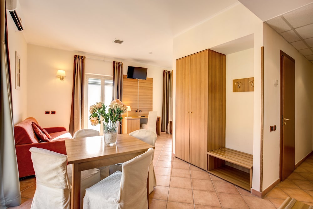 Hotel San Marco — Hotel rooms in Rome, Lazio