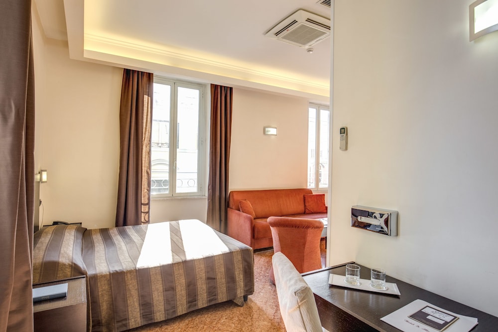 Hotel San Marco — Hotel rooms in Rome, Lazio