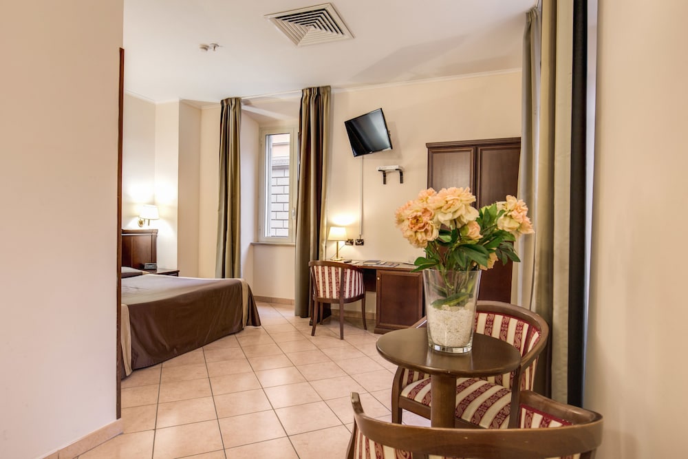 Hotel San Marco — Hotel rooms in Rome, Lazio