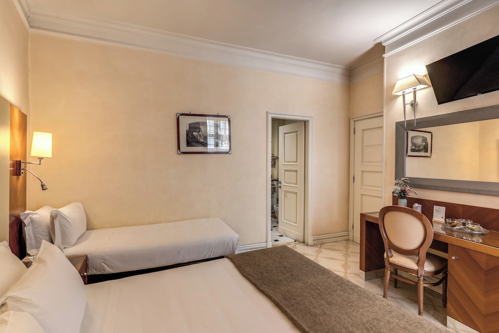Hotel Sonya — Hotel rooms in Rome, Lazio