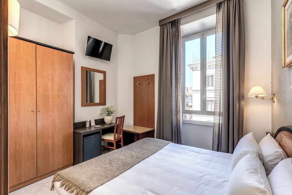 Hotel Sonya — Hotel rooms in Rome, Lazio
