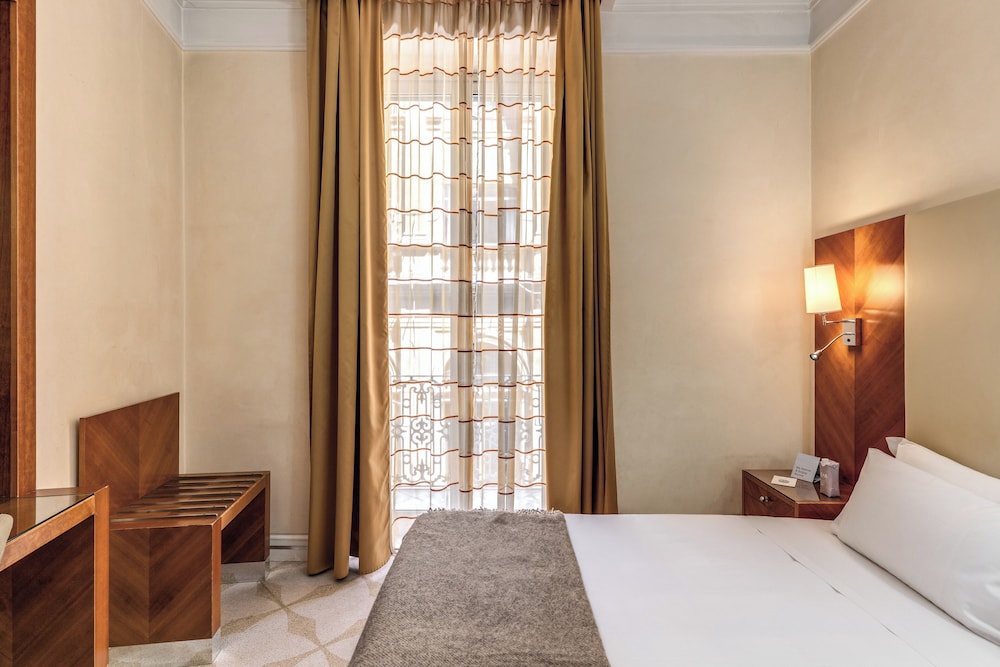 Hotel Sonya — Hotel rooms in Rome, Lazio