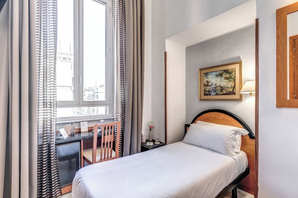 Hotel Sonya — Hotel rooms in Rome, Lazio
