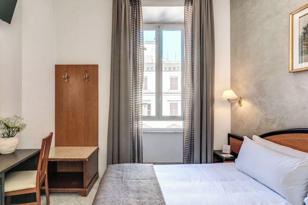 Hotel Sonya — Hotel rooms in Rome, Lazio