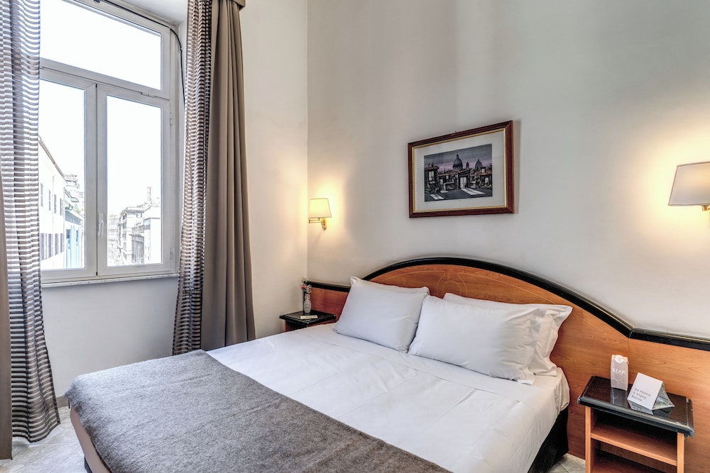 Hotel Sonya — Hotel rooms in Rome, Lazio