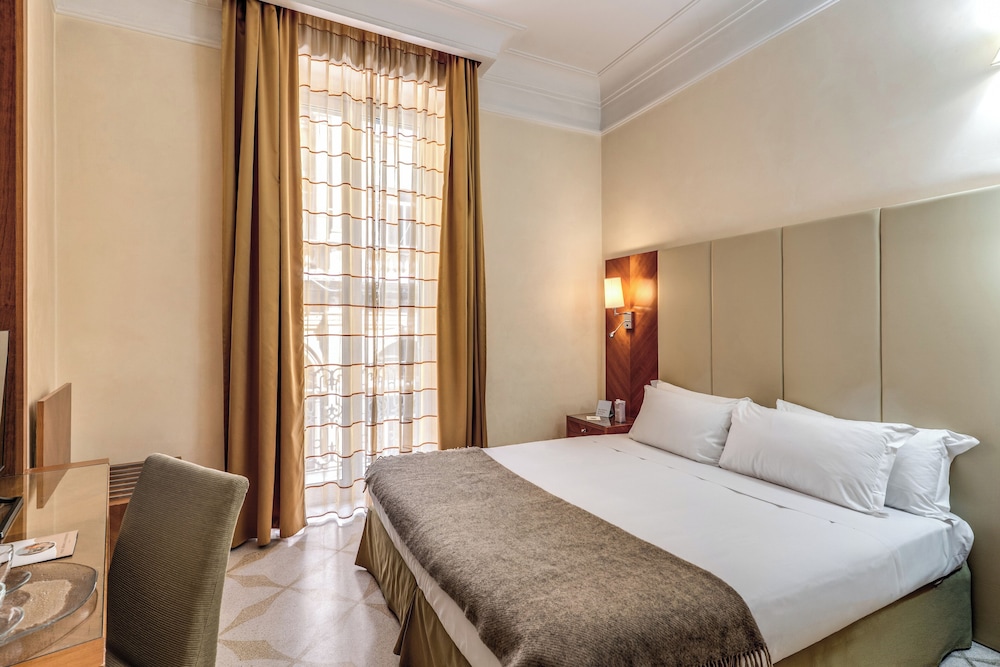 Hotel Sonya — Hotel rooms in Rome, Lazio