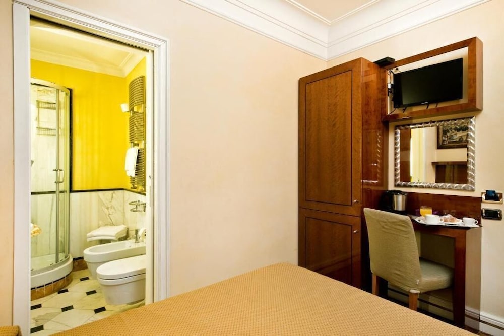 Hotel Sonya — Hotel rooms in Rome, Lazio