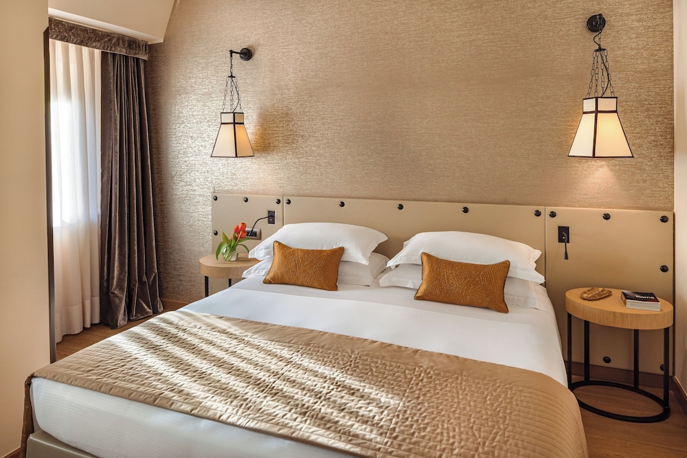 Starhotels Metropole — Hotel rooms in Rome, Lazio