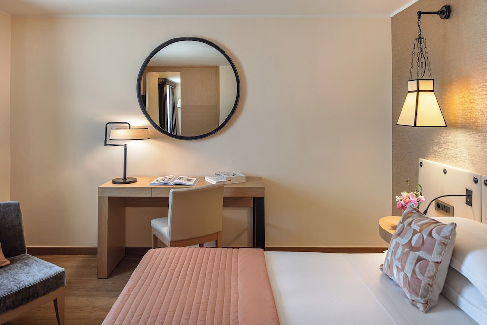 Starhotels Metropole — Hotel rooms in Rome, Lazio