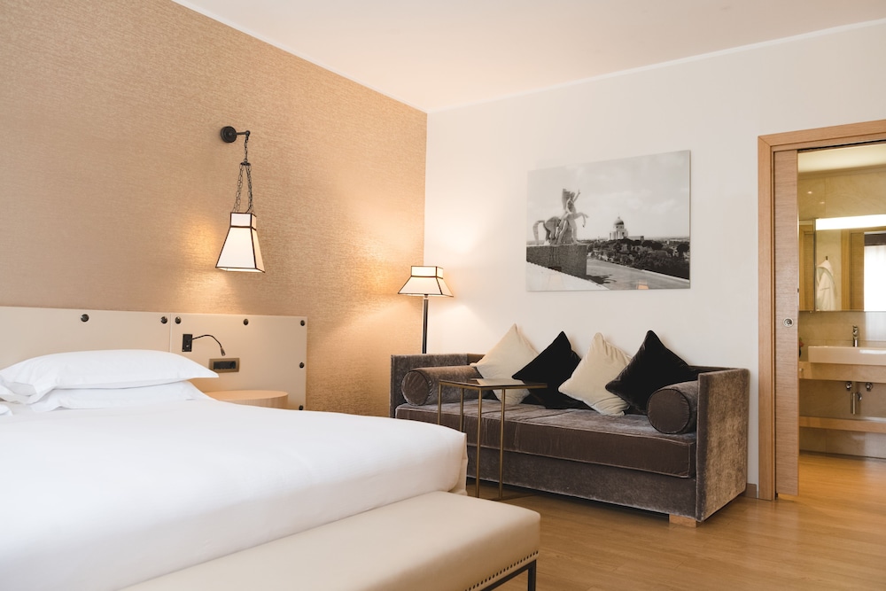 Starhotels Metropole — Hotel rooms in Rome, Lazio