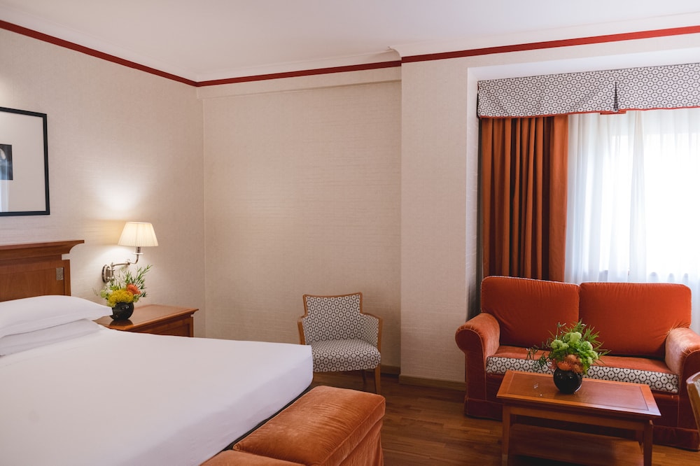Starhotels Metropole — Hotel rooms in Rome, Lazio