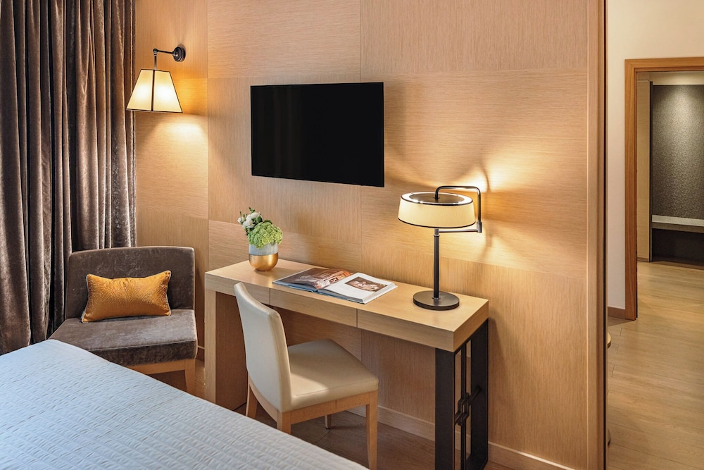 Starhotels Metropole — Hotel rooms in Rome, Lazio