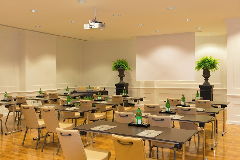 Starhotels Michelangelo — Restaurant & bars in Rome, Lazio