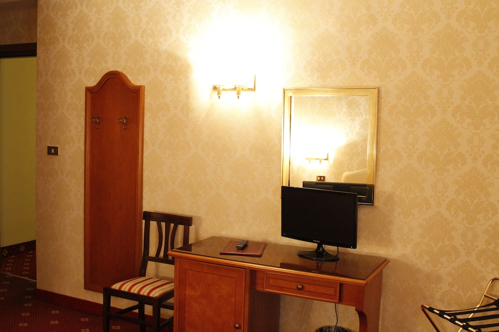Hotel Torino — Hotel rooms in Rome, Lazio