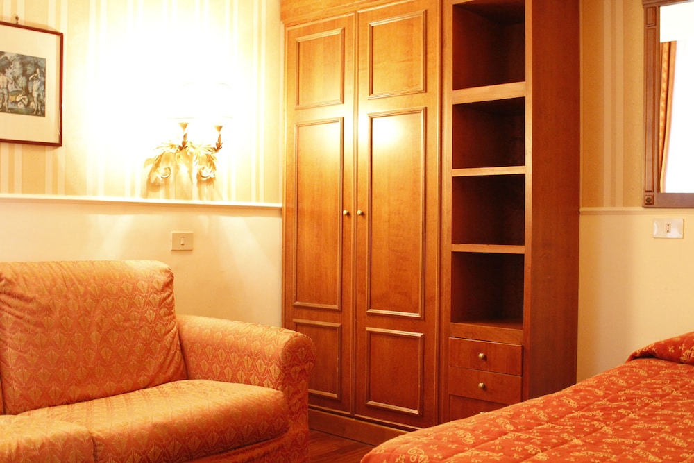 Hotel Torino — Hotel rooms in Rome, Lazio