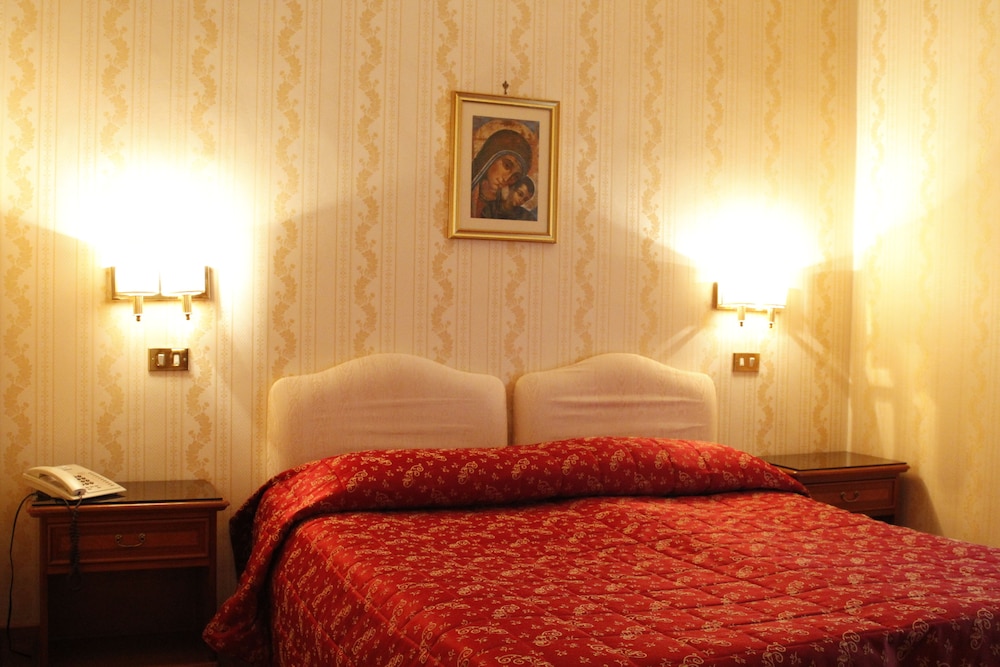 Hotel Torino — Hotel rooms in Rome, Lazio