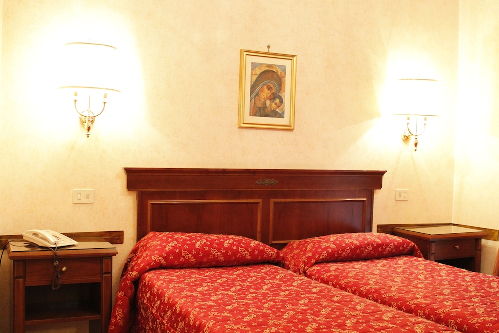 Hotel Torino — Hotel rooms in Rome, Lazio